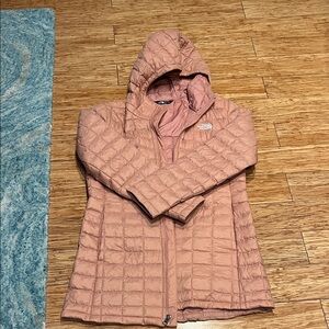 The North Face Girls Peach Puffer Jacket